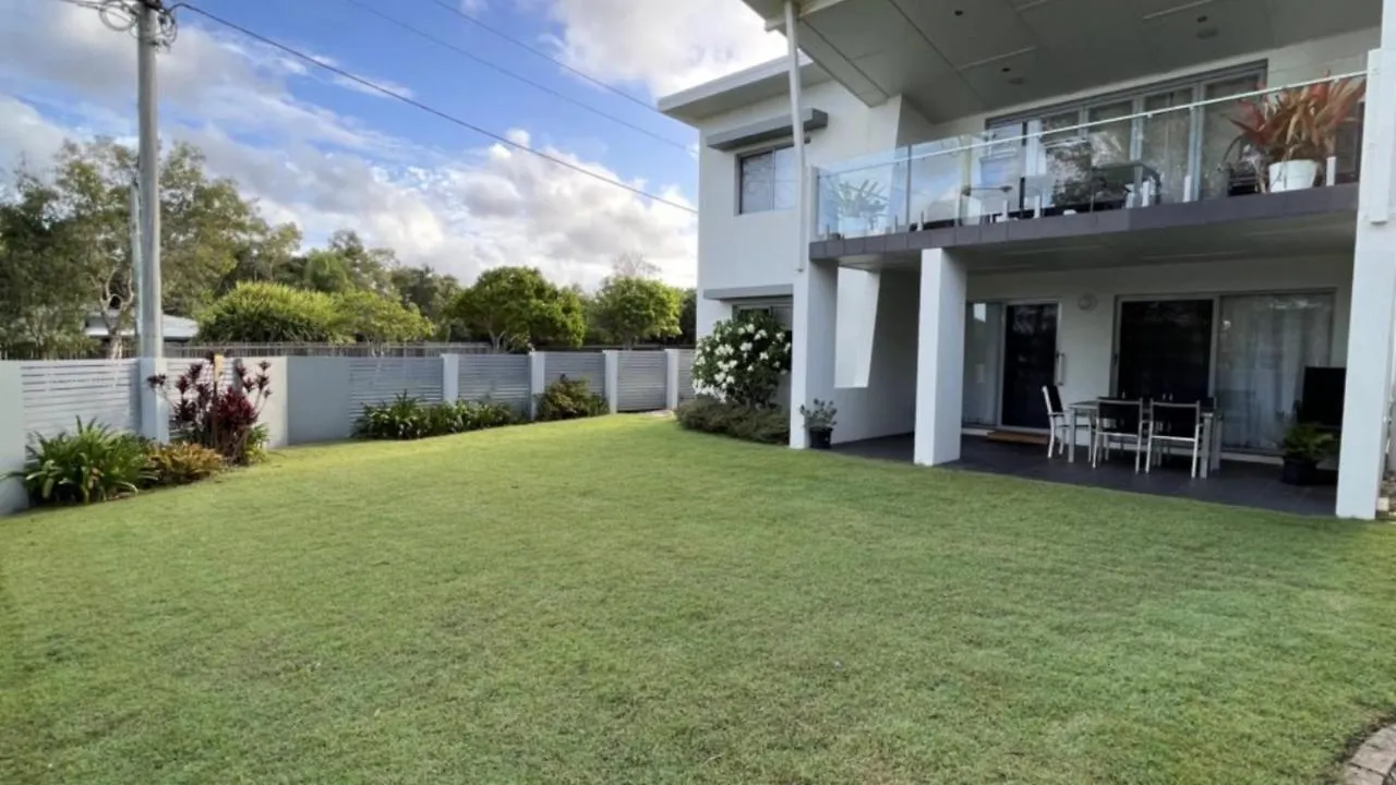 1 - 5A Coochin Street, Dicky Beach - 200M To Beach Caloundra 0*,