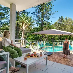 Four Pines Shelly Retreat Caloundra