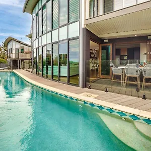 Shelly Seaside A Caloundra